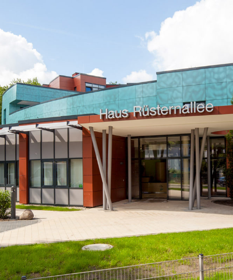 Eingang der stationären Pflegeeinrichtung Haus Rüsternallee
